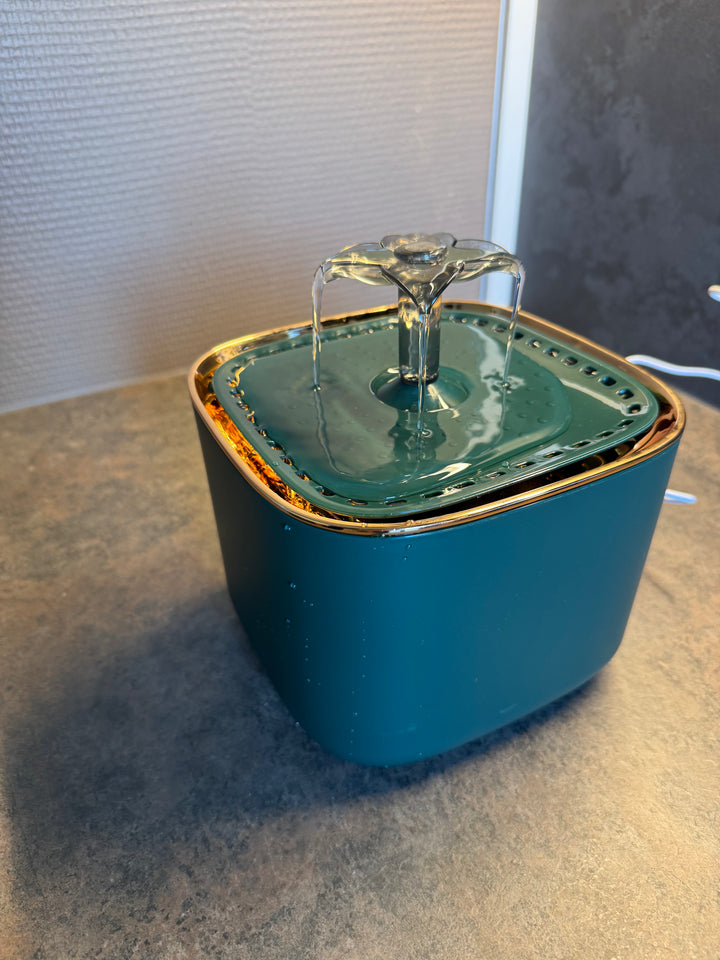 🐾 Fontaine à eau automatique 3L Pavllove – Hydratation pure et continue pour votre chat ⭐⭐⭐⭐⭐ - Pavllove